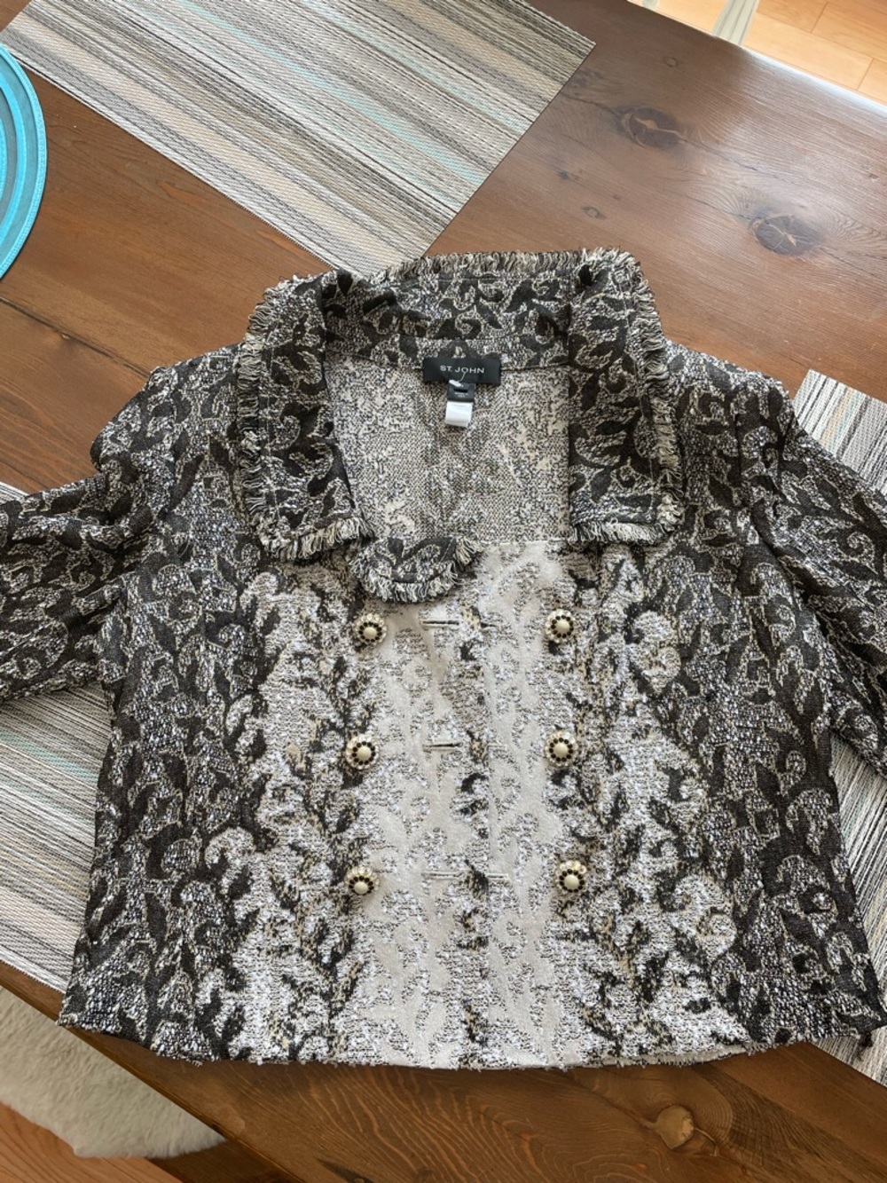 St.John $1000 Metallic Tweed Jacket Blazer Silver, Black, Cream Size 16 PTP 22”
